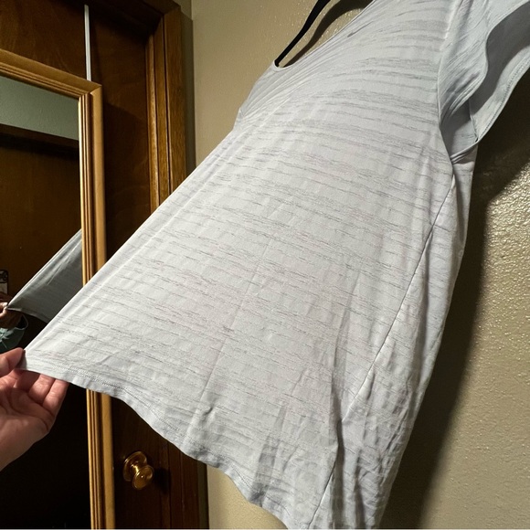 Nike Dri Fit Gray Moisture Wicking Lightweight Semi Sheer Short Sleeve T-Shirt - Picture 2 of 5